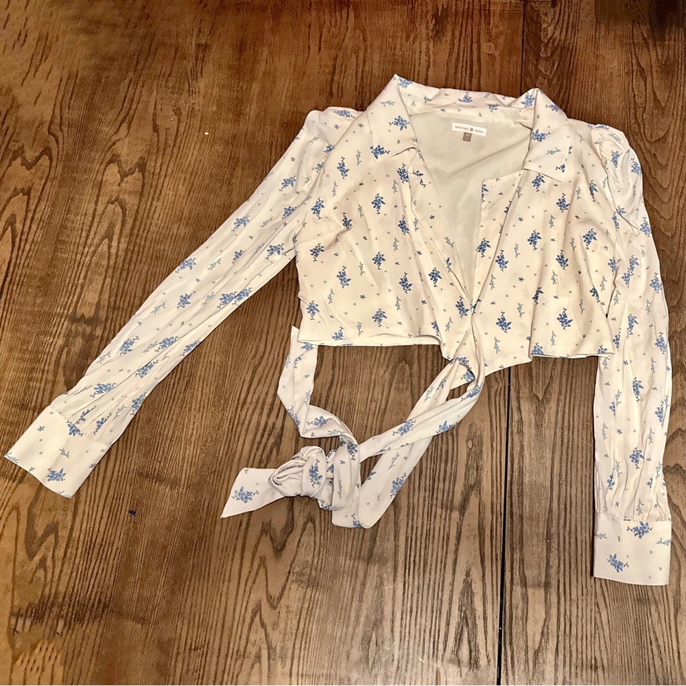 NWOT Cream Yellow & Blue Floral Crop Long Sleeve Blazer BACKYARD ROSES, size M